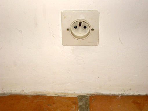 Plug 1